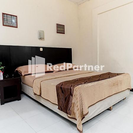 Cherry Pink Hotel Medan Mitra Reddoorz Экстерьер фото