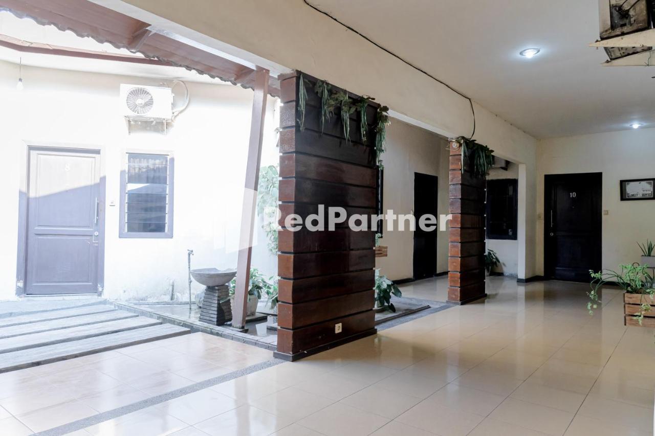 Cherry Pink Hotel Medan Mitra Reddoorz Экстерьер фото