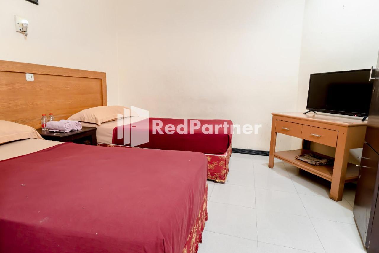 Cherry Pink Hotel Medan Mitra Reddoorz Экстерьер фото
