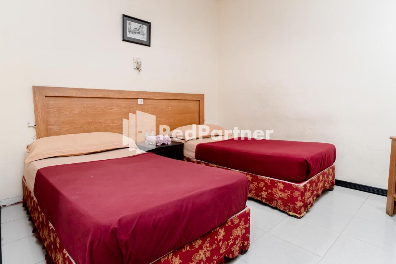 Cherry Pink Hotel Medan Mitra Reddoorz Экстерьер фото