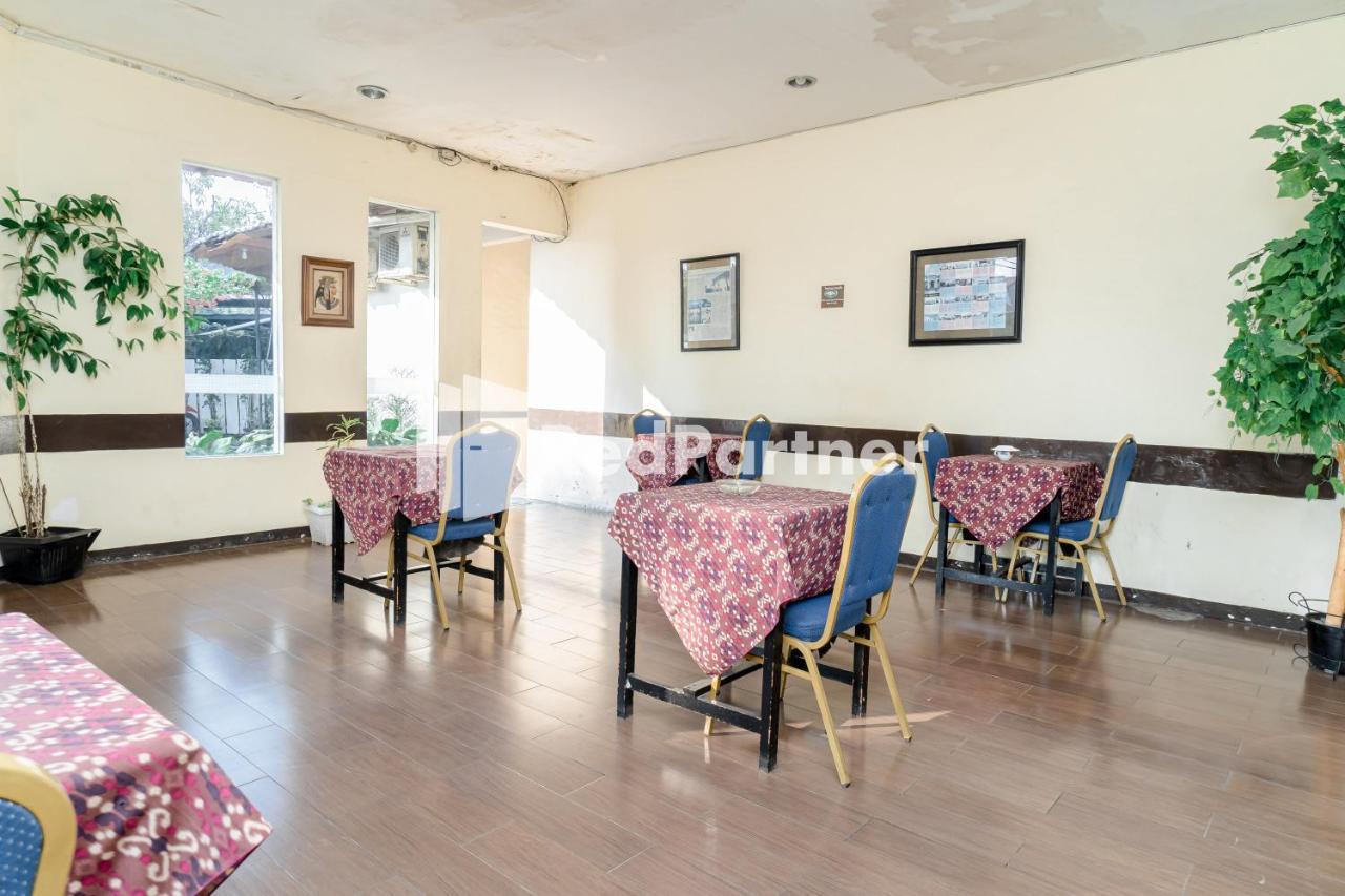 Cherry Pink Hotel Medan Mitra Reddoorz Экстерьер фото
