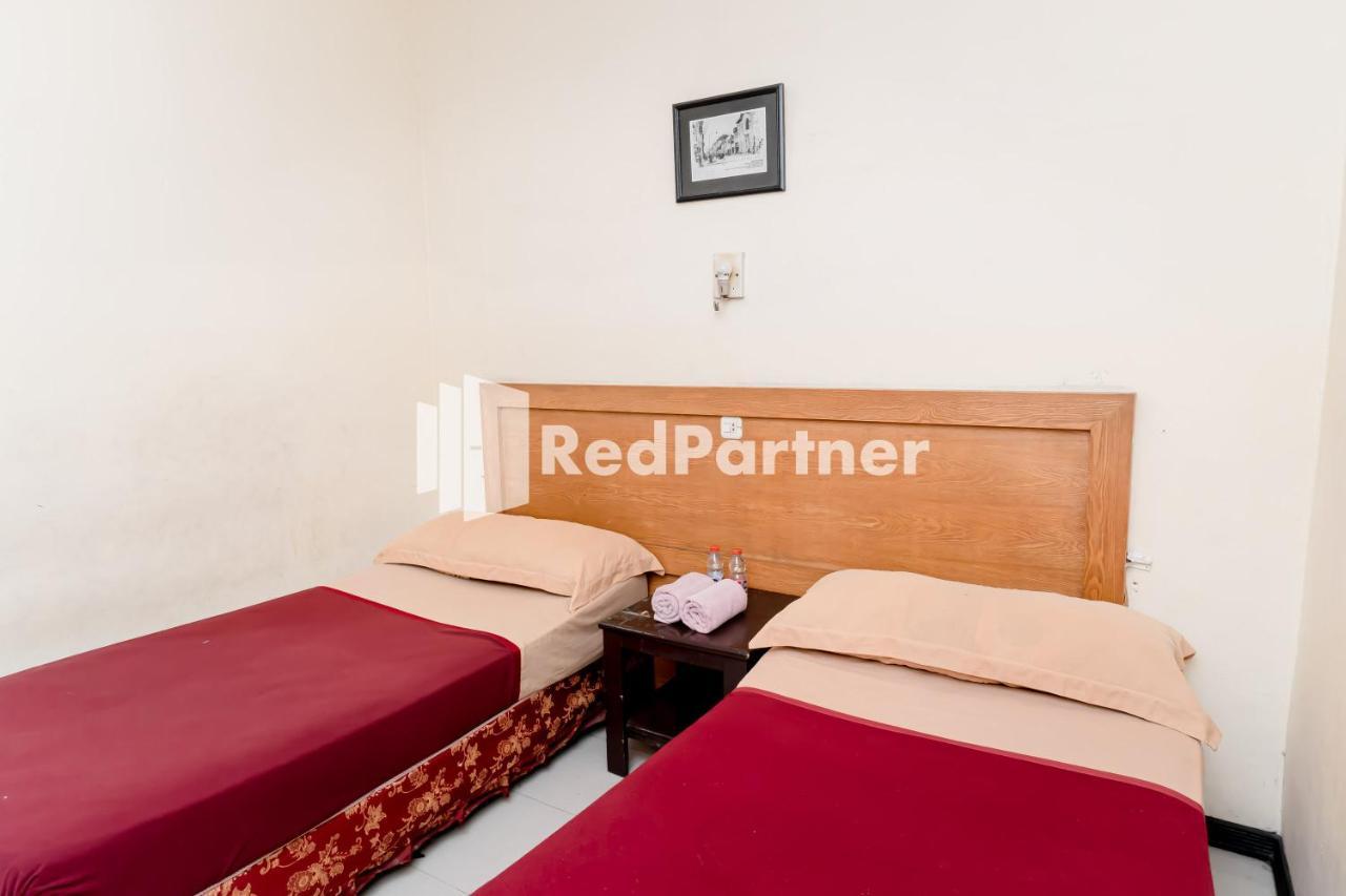 Cherry Pink Hotel Medan Mitra Reddoorz Экстерьер фото