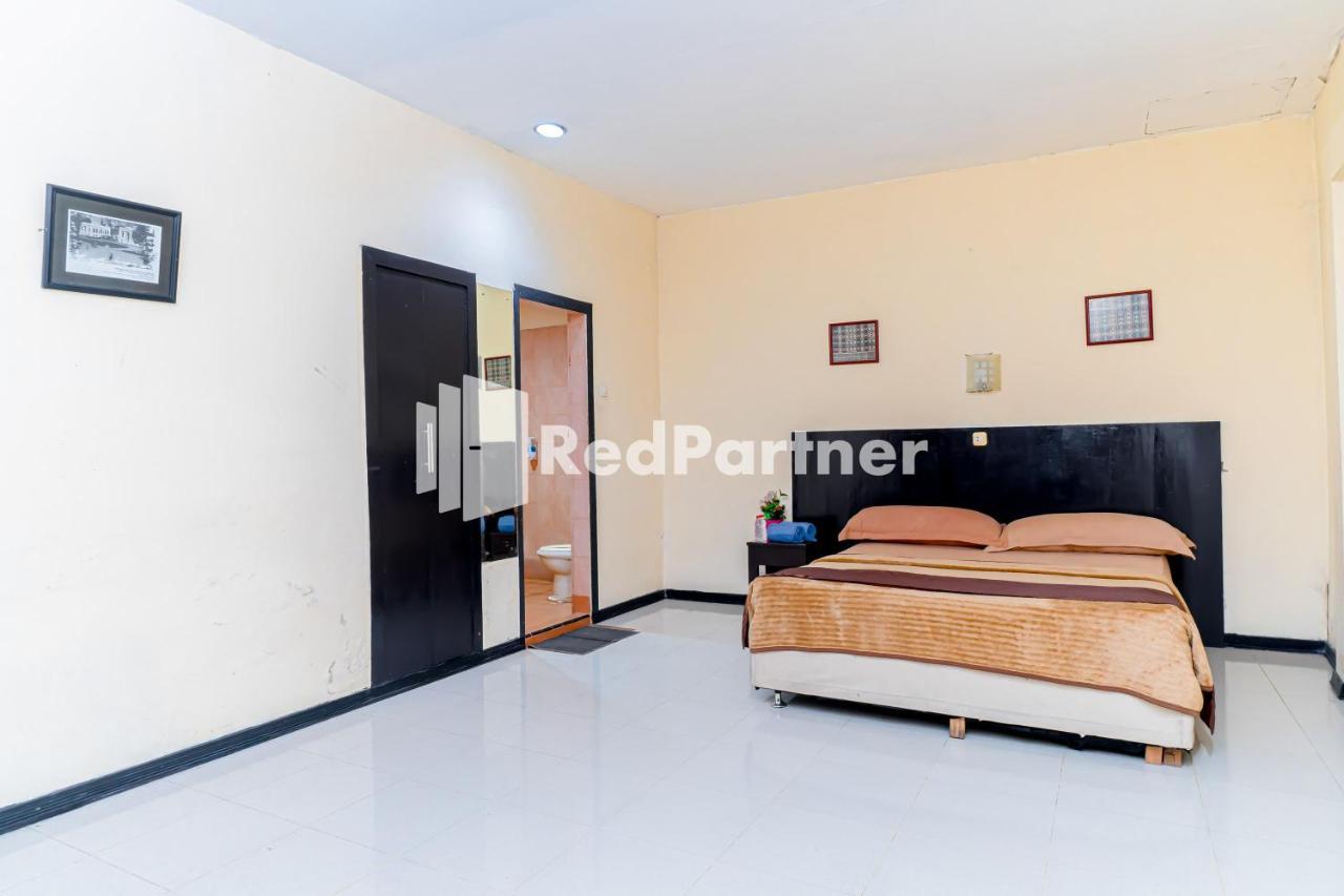 Cherry Pink Hotel Medan Mitra Reddoorz Экстерьер фото
