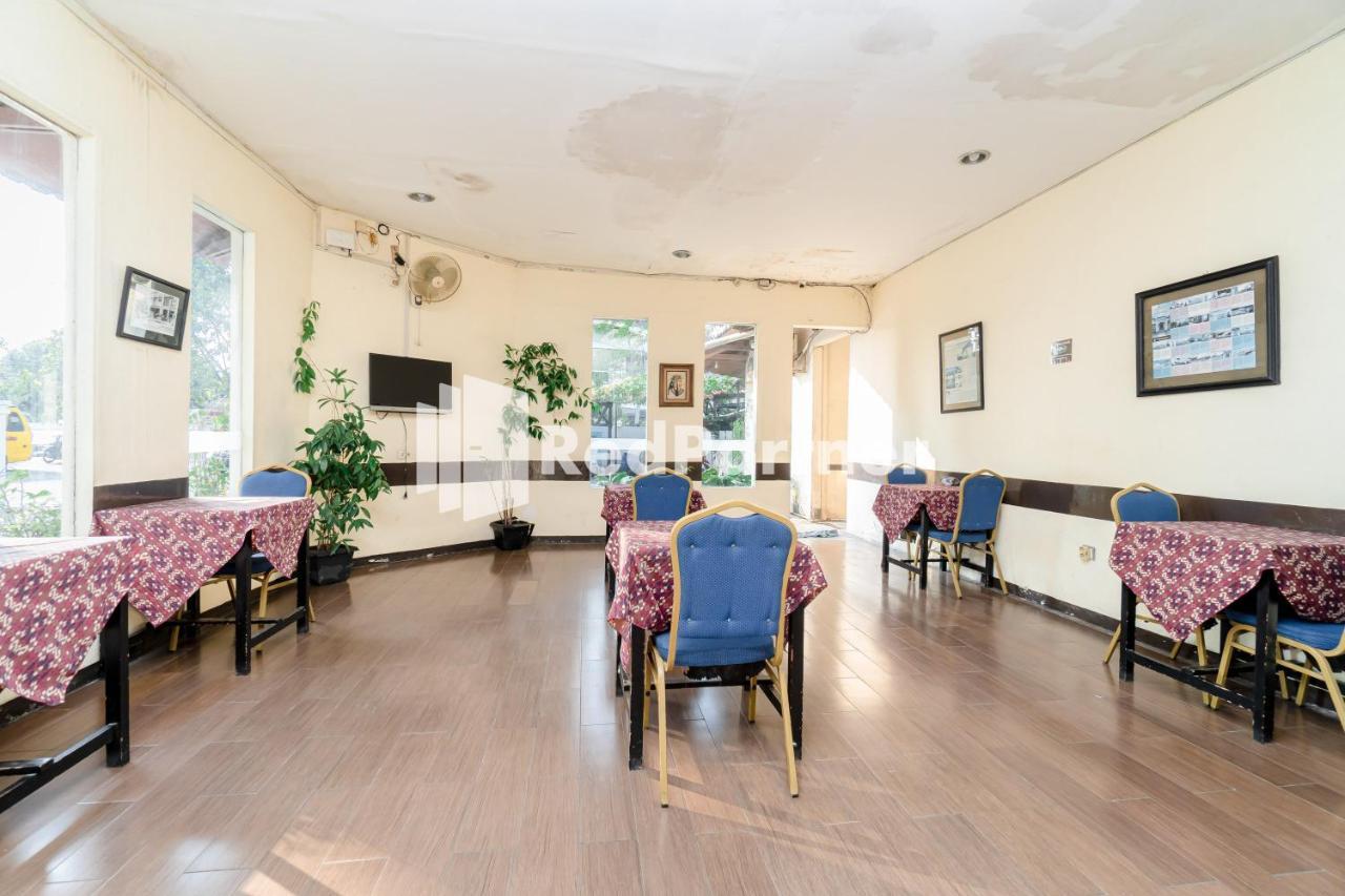 Cherry Pink Hotel Medan Mitra Reddoorz Экстерьер фото